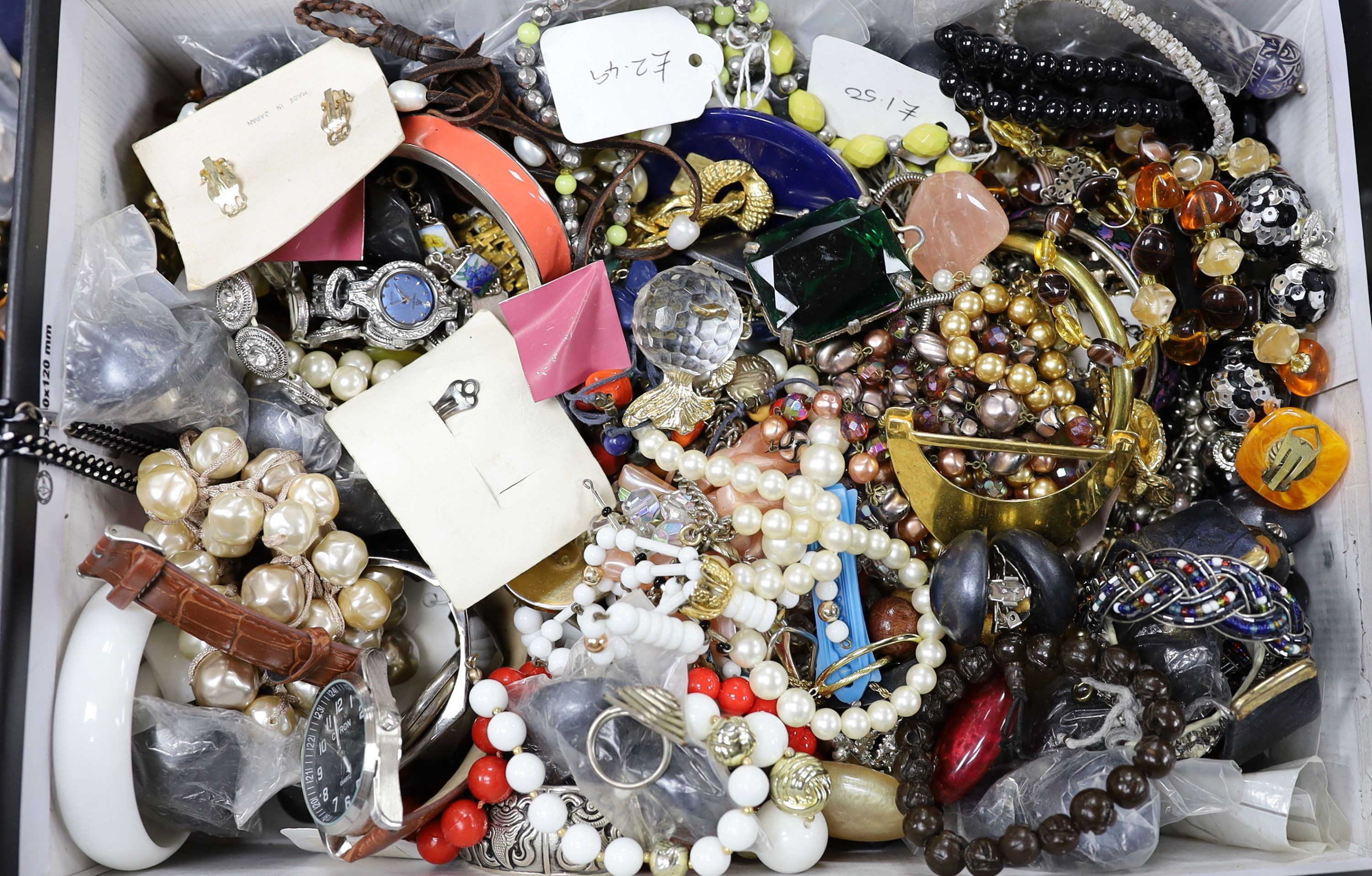 Assorted watches and costume jewellery.